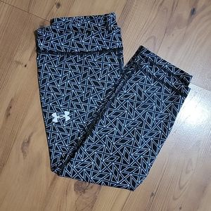 Under armour geometric print capris